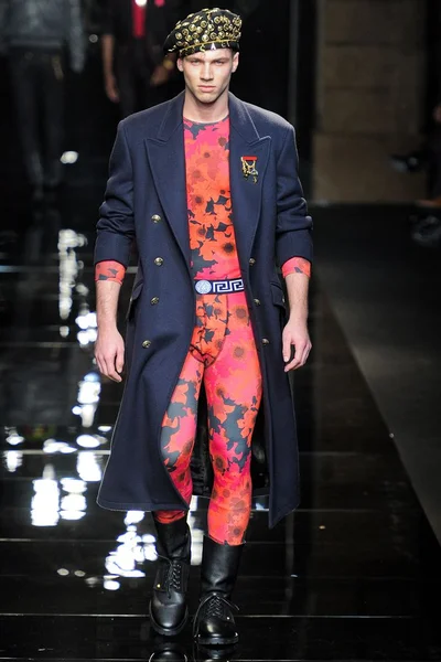 Look 11